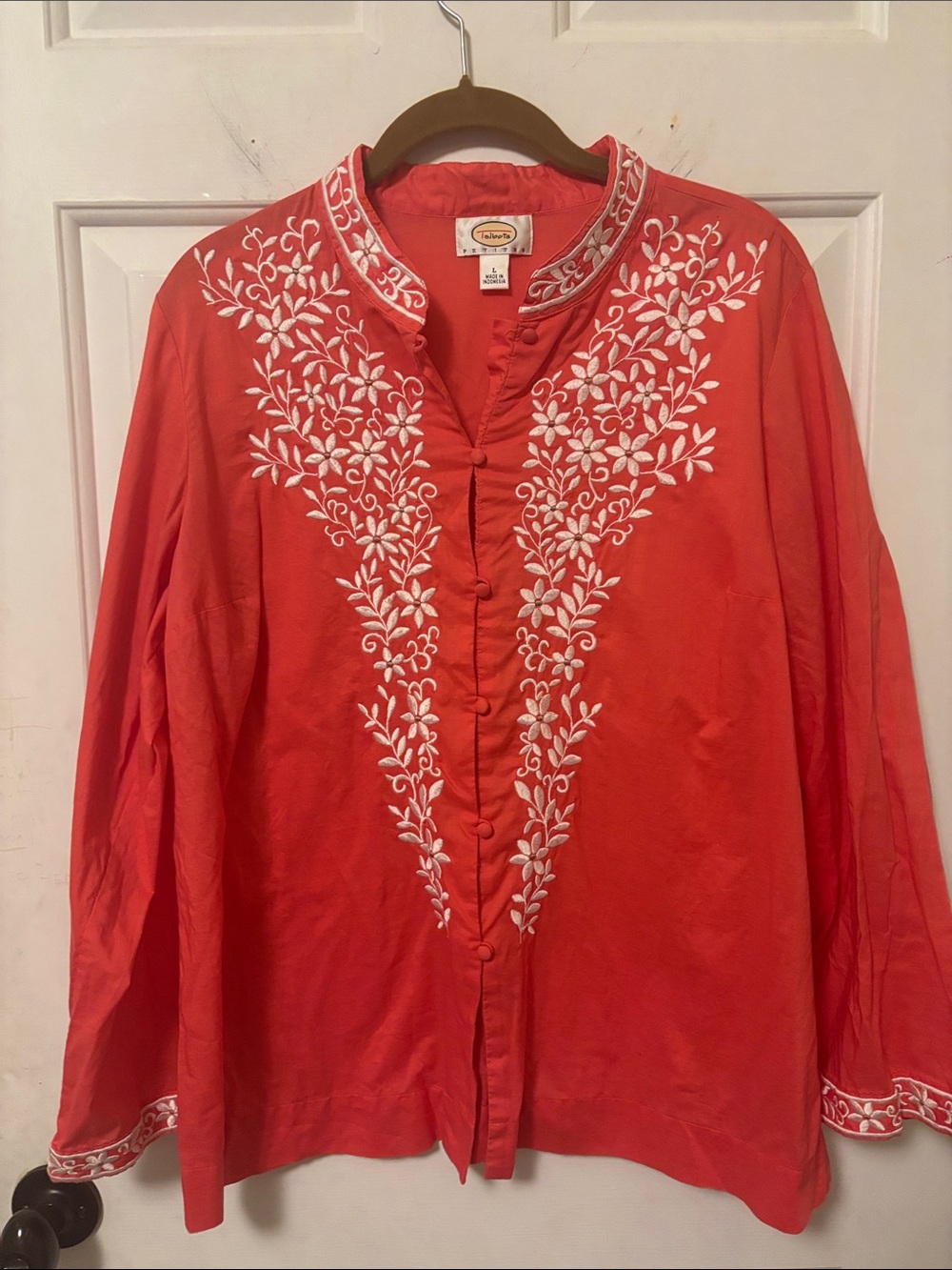 Talbots Coral Button-Front Tunic Shirt with White Floral Embroidery Size Large